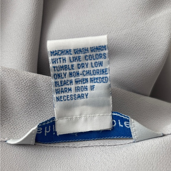 Ship n Shore Gray Blouse Embroidered Womens Sz 12 Long Sleeve - Picture 13 of 14